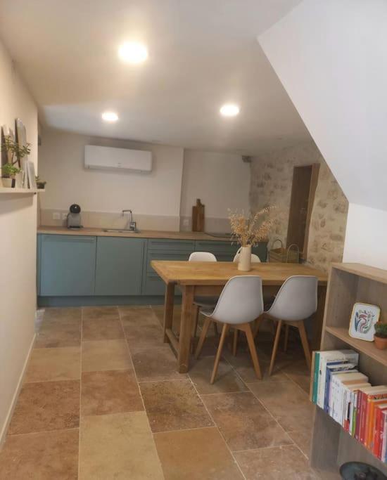 Le Clos Du Rempart - 2 A 4 Pers. Saint-Restitut Exterior foto